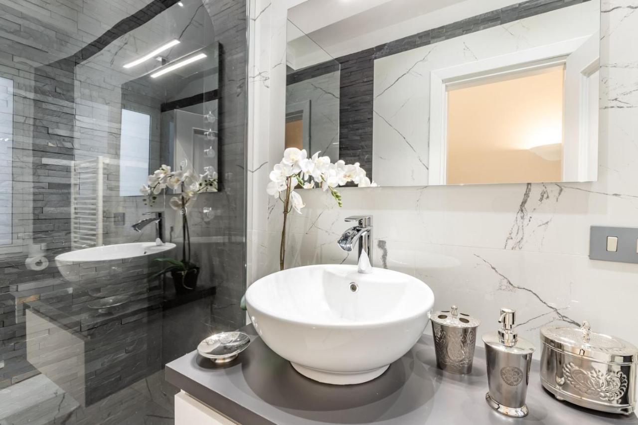 Trevi Luxury Apartment Jacuzzi Roma Ngoại thất bức ảnh